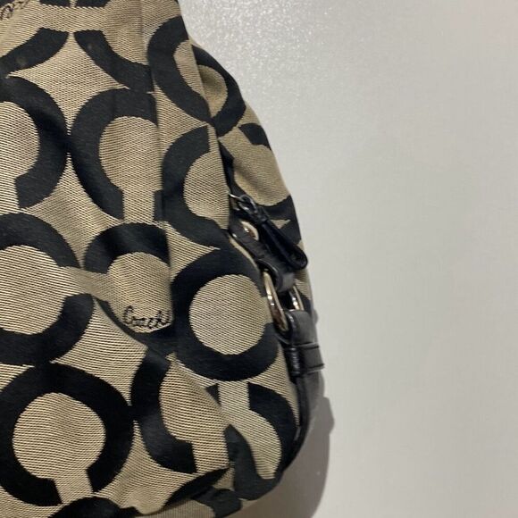 Coach Women's Black Cream Madison OP Art Signature Maggie Shoulder Bag - Picture 4 of 15